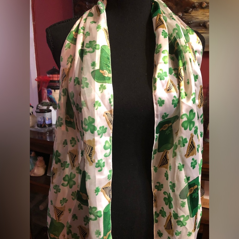☘️Stylish Green and White 🍀Shamrock Scarf☘️